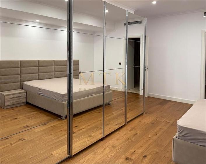 Apartament cu 3 camere decomandat, mobilat în Arcul de Triumf