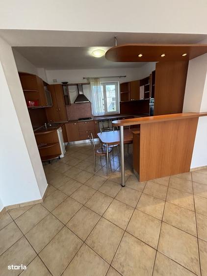 Apartament cu 4 camere decomandat în Herăstrău