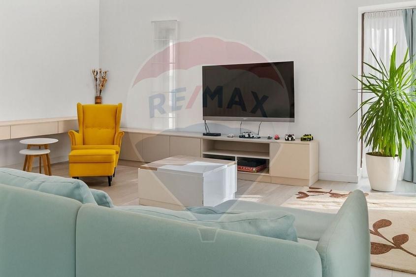 Casă individuală cu 6 camere cu Teren 572 Mp în Central
