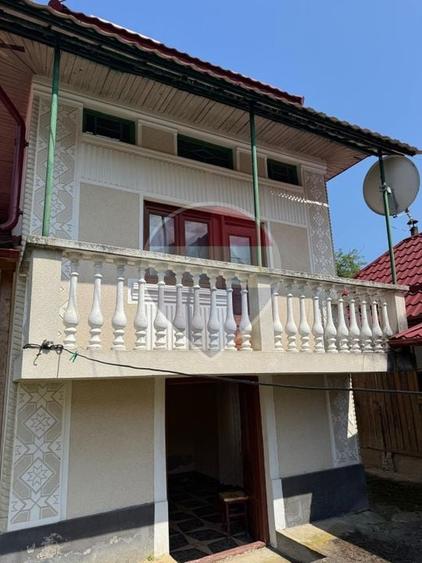 Casă individuală cu 4 camere cu Teren 7700 Mp în Brebeni