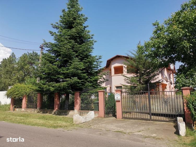 Casă cu 4 camere în Valea Călugărească