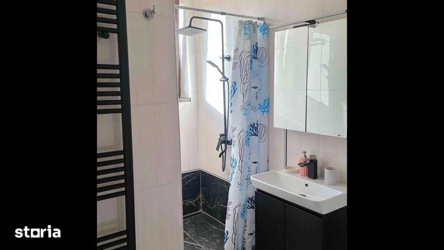 Apartament cu 3 camere semidecomandat în Băneasa