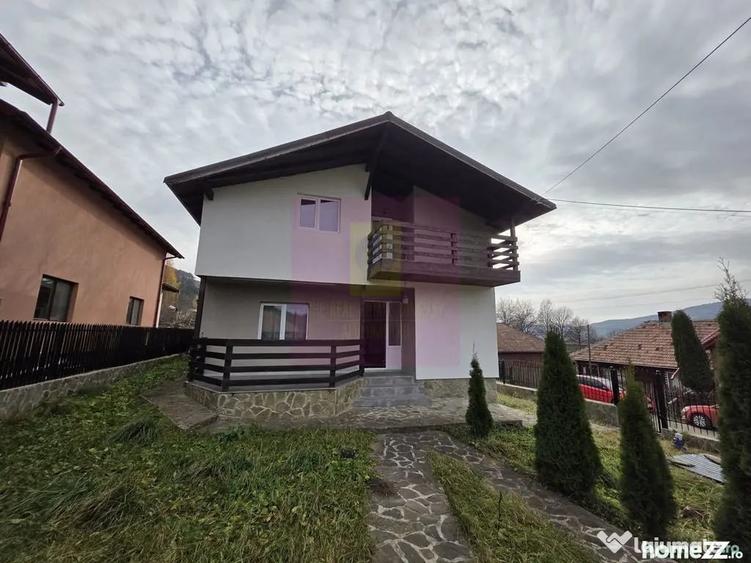 Casă cu 4 camere cu Teren 475 Mp în Valea Doftanei