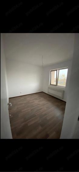 Apartament cu 3 camere decomandat în Băneasa
