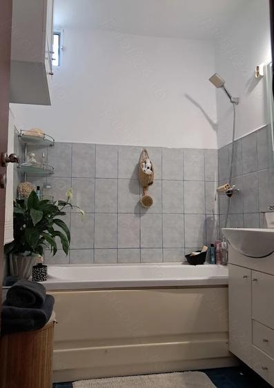 Apartament cu 2 camere semidecomandat în Tomis II