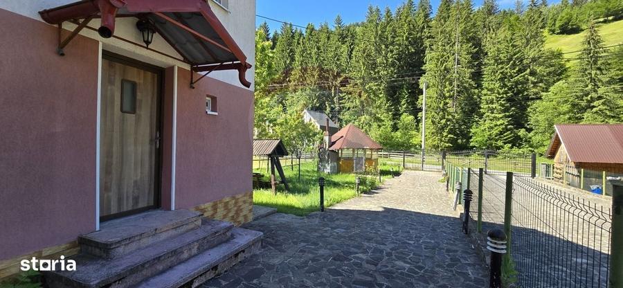 Casă cu 4 camere cu Teren 500 Mp în Moieciu