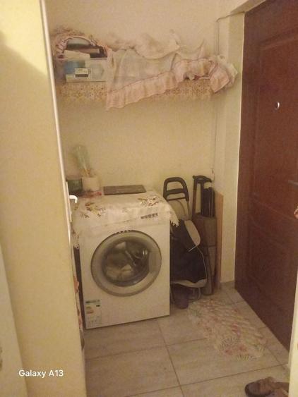 Apartament semidecomandat în Rahova