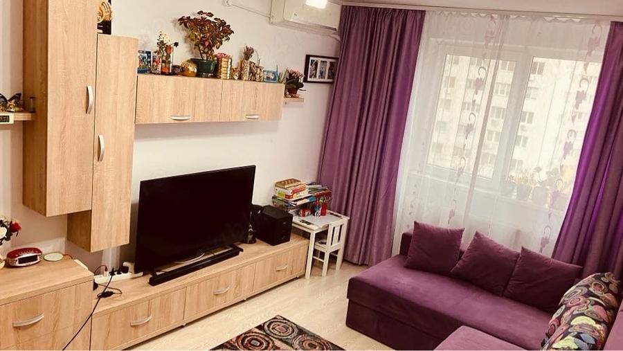 Apartament cu 3 camere decomandat în Crângași