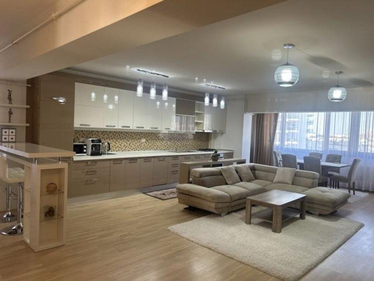 Apartament cu 3 camere decomandat, mobilat în Herăstrău