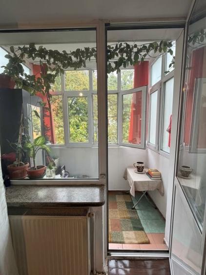Apartament cu 2 camere semidecomandat, mobilat în George Enescu