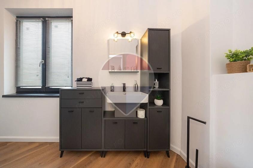 Apartament cu 2 camere semidecomandat în Brașovul Vechi