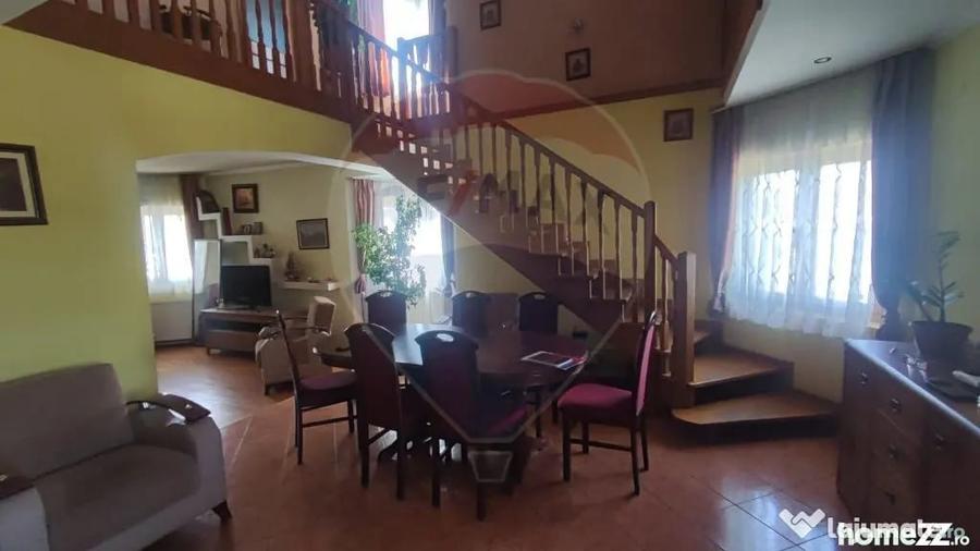 Casă cu 6 camere cu Teren 1484 Mp în Oșorhei