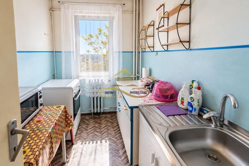 Apartament cu 2 camere semidecomandat, mobilat în Narcisa