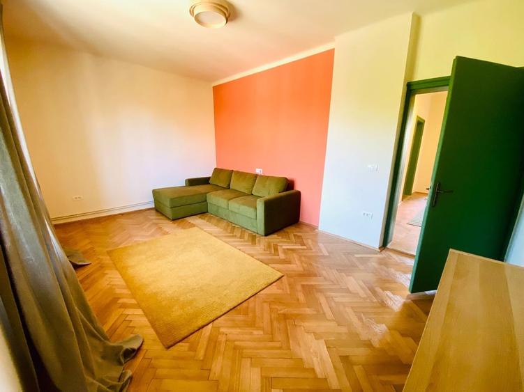 Apartament cu 2 camere semidecomandat în 1 Decembrie 1918