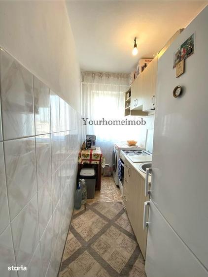 Apartament cu 2 camere semidecomandat în Craiovița Nouă