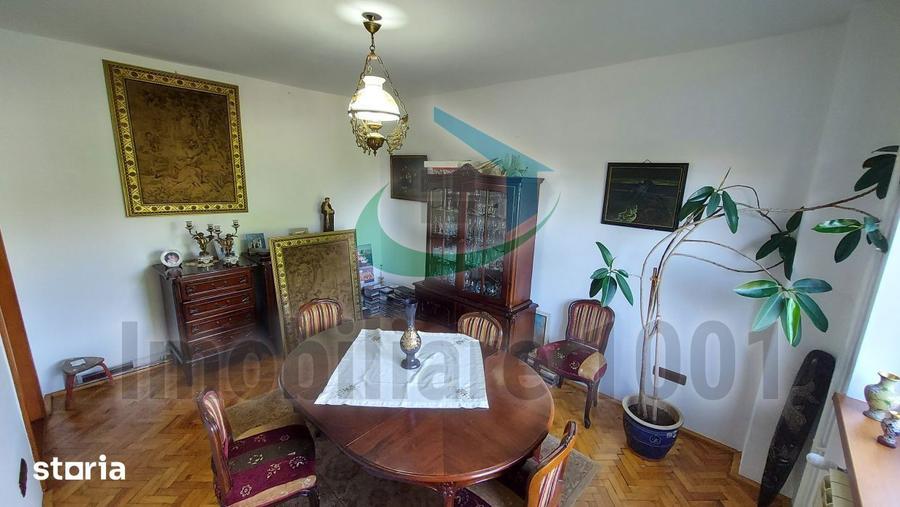 Casă cu 5 camere cu Teren 660 Mp în Central