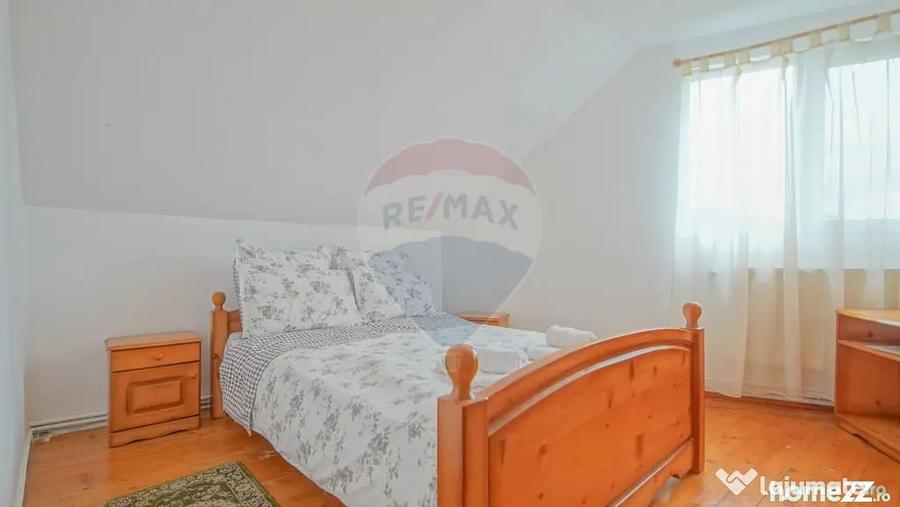 Casă cu 7 camere cu Teren 800 Mp în Purcăreni