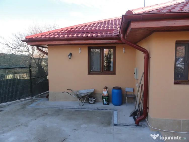 Casă cu 3 camere cu Teren 600 Mp în Brănești