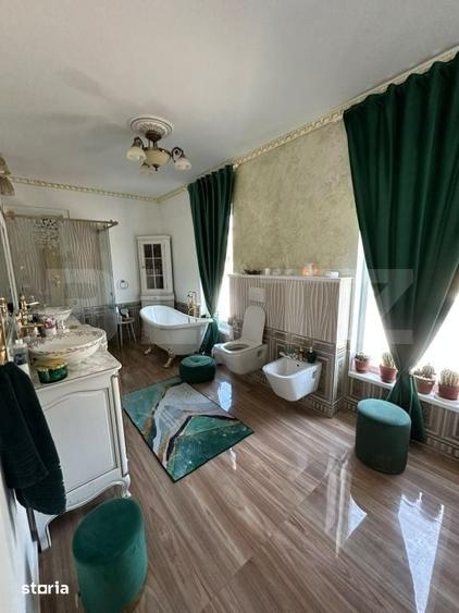 Casă cu 9 camere cu Teren 1604 Mp în Central