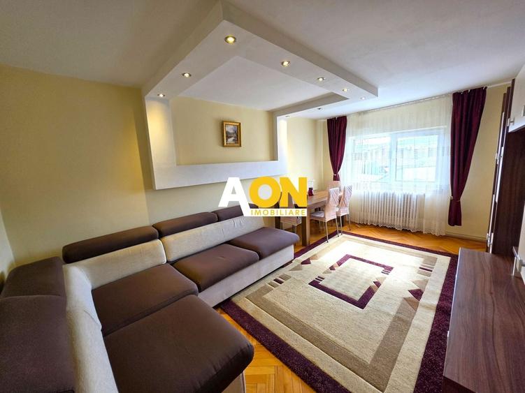 Apartament cu 3 camere decomandat, mobilat în Cetate
