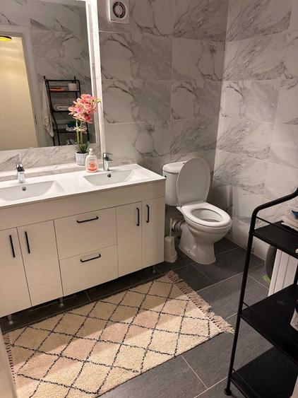 Apartament cu 3 camere semidecomandat în Roșu
