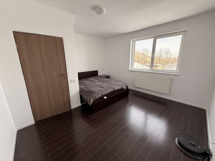 Apartament cu 4 camere decomandat în Central