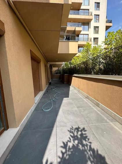 Apartament cu 4 camere în Pipera