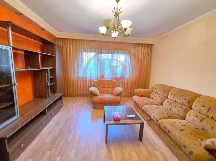 Apartament cu 3 camere decomandat, mobilat în Vitan