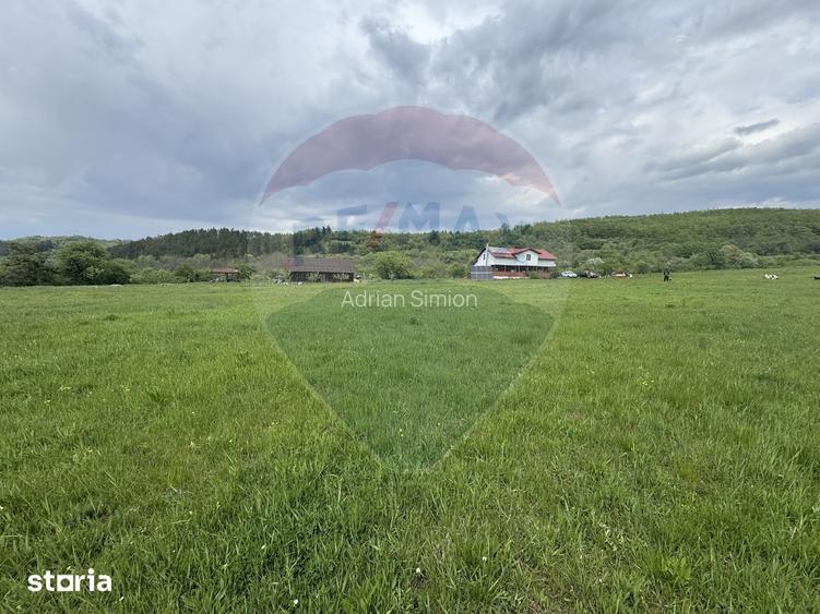 Proprietate OFF-GRID 5,76 Ha. Casa tradi?ionala lemn. Limita Cluj