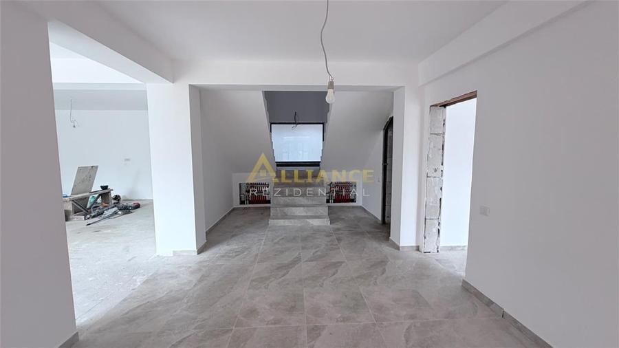 Casă individuală cu 5 camere cu Teren 530 Mp în Berceni