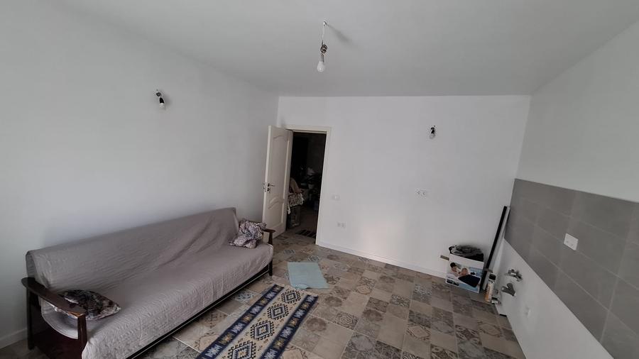 Casă individuală cu 5 camere cu Teren 1848 Mp în Tărtășești