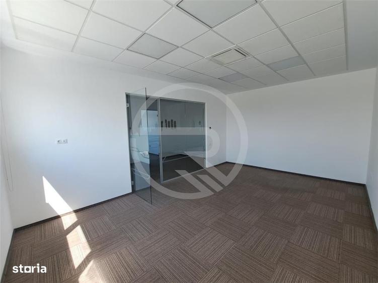 Spațiu comercial, de 275 mp, în Industrial