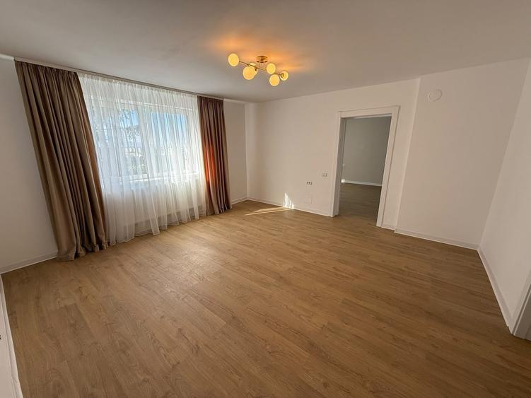 Apartament cu 2 camere semidecomandat în Brașovul Vechi