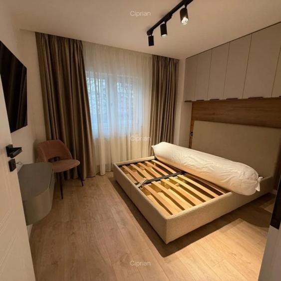 Apartament cu 3 camere decomandat, mobilat în Tineretului