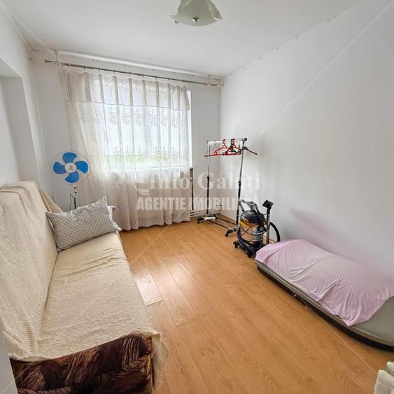 Apartament cu 3 camere în Micro 13