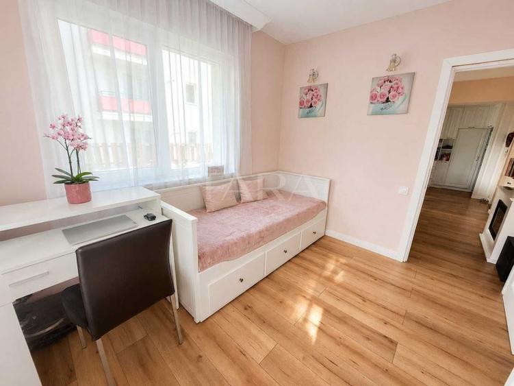 Apartament cu 3 camere semidecomandat, mobilat în Baciu