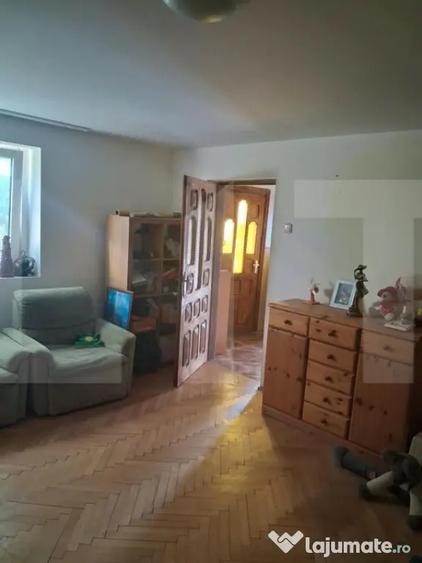 Casă cu 5 camere cu Teren 1300 Mp în Cherleștii din Deal