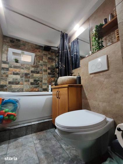 Apartament cu 3 camere decomandat în Iosia