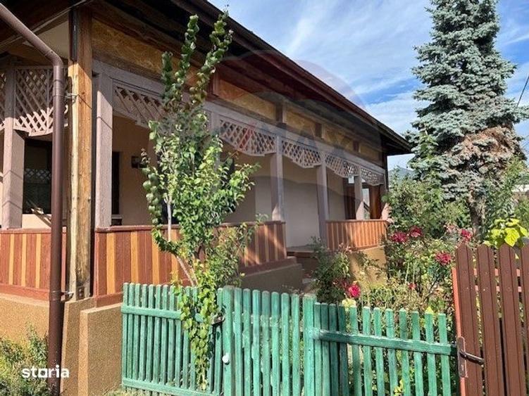 Casă cu 4 camere cu Teren 802 Mp în Măneciu