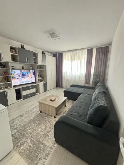 Apartament cu 2 camere decomandat în Runcu