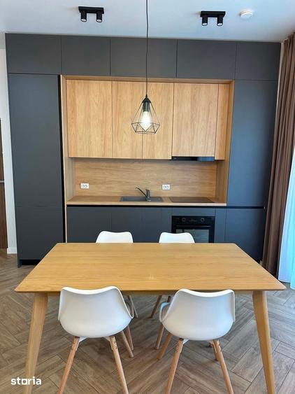 Apartament cu 2 camere semidecomandat în Botizului
