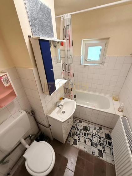 Apartament cu 3 camere decomandat, mobilat în Soarelui
