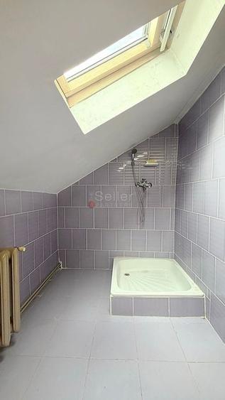 Casă individuală cu 9 camere cu Canalizare în Hărman