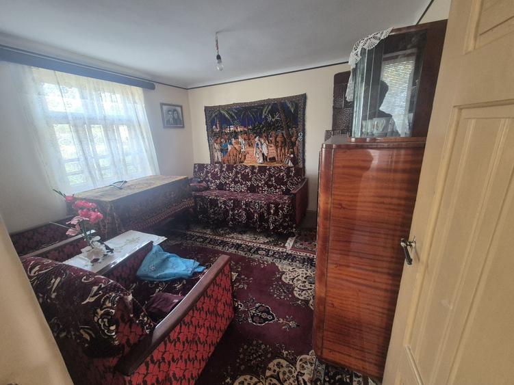 Casă cu 3 camere în Gropșani