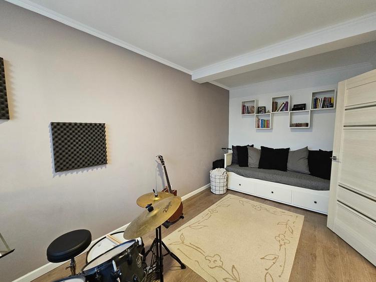 Duplex cu 4 camere cu Canalizare în Iris