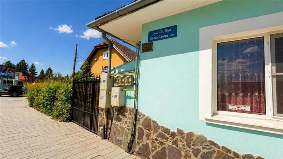 Teren Construcții intravilan de 1250 mp, în Gheorghe Doja