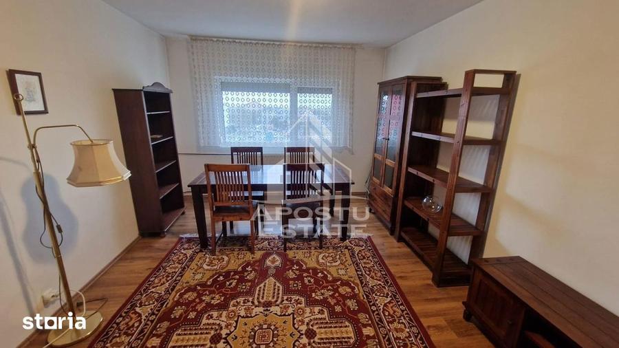Apartament cu 3 camere decomandat, mobilat în Soarelui