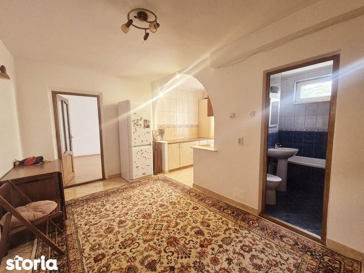 Apartament cu 2 camere decomandat în Precista