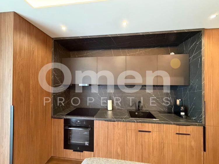 Apartament cu 3 camere semidecomandat, mobilat în Ultracentral