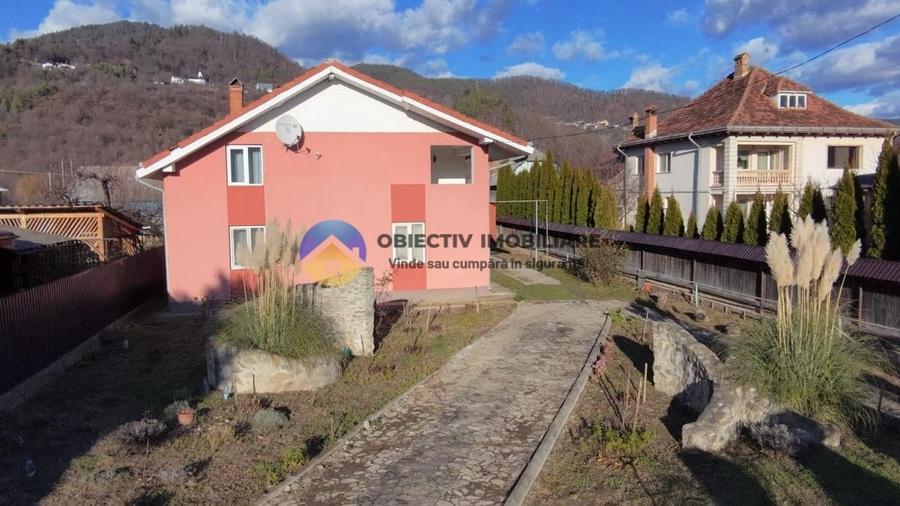 Casă cu 4 camere cu Canalizare în Alexandru cel Bun